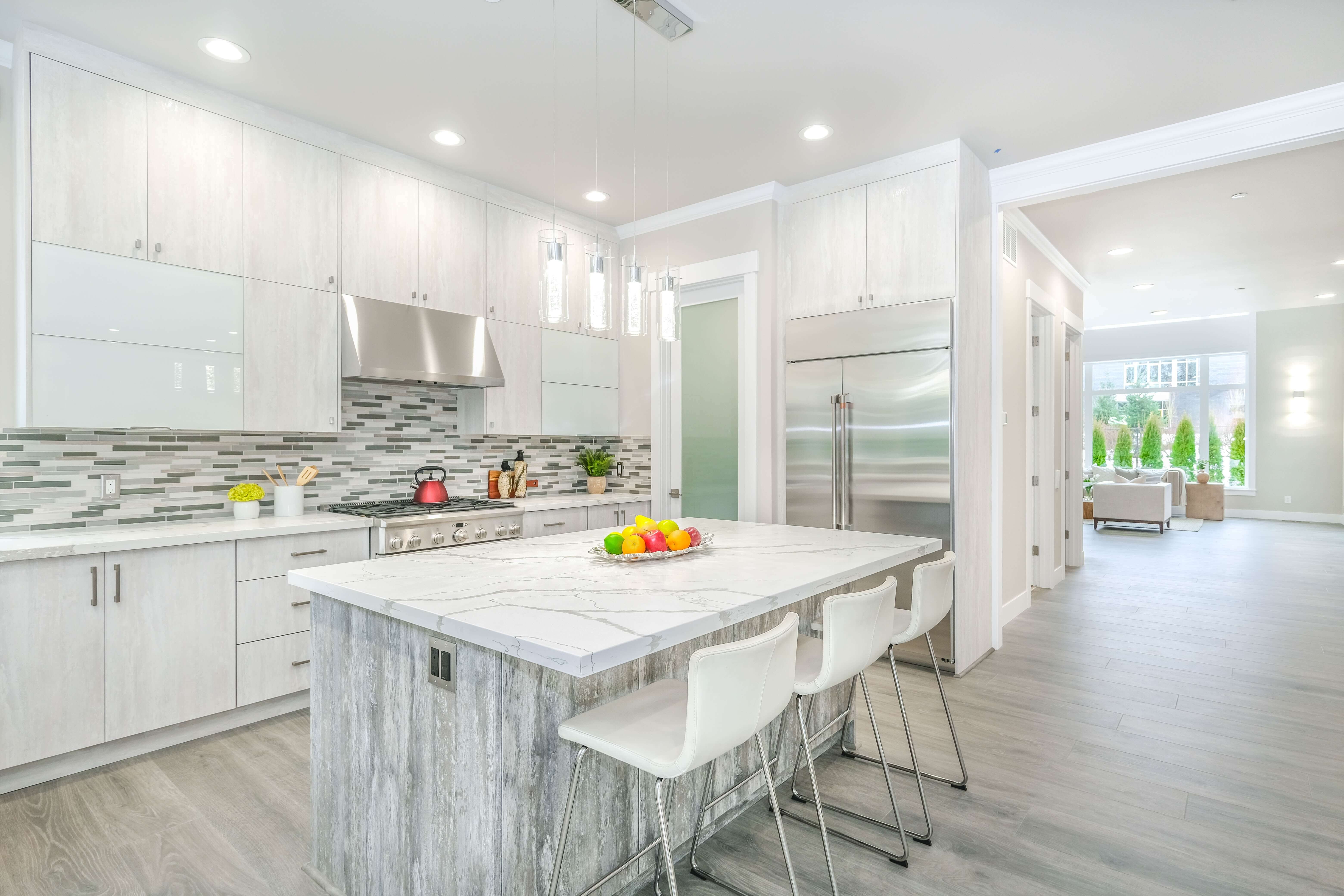 kitchen-island-luxurious-home