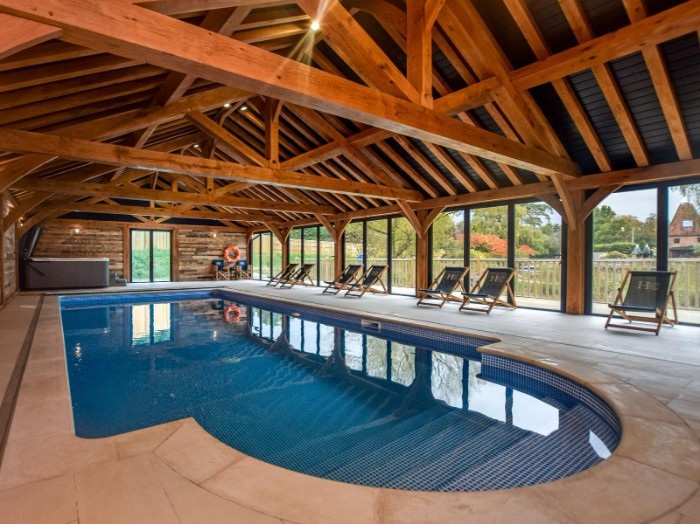 holiday-homes-with-indoor-pools
