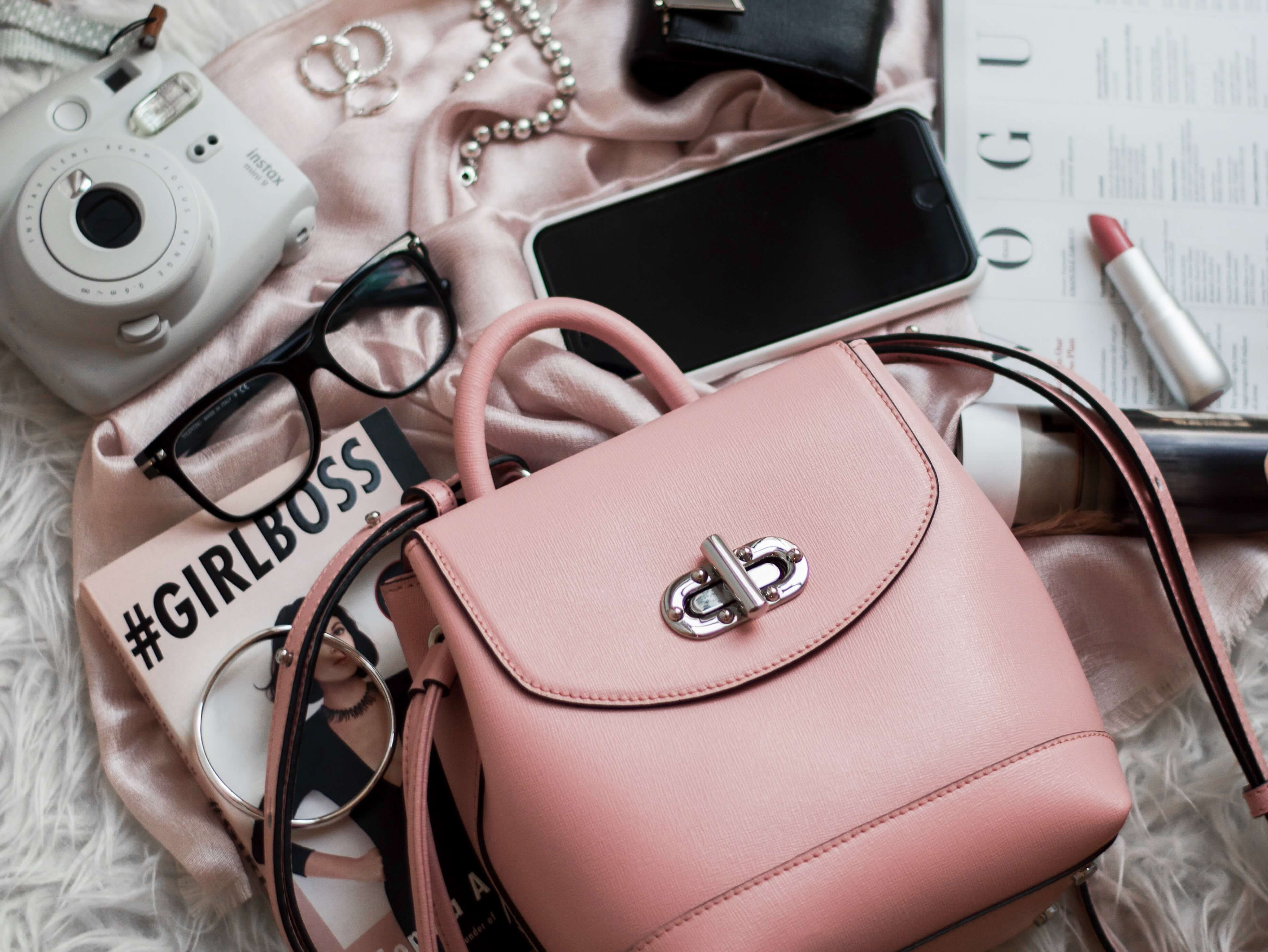 Boost your girl boss confidence and manifest what you want!