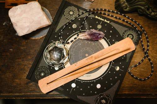 The Health Benefits Of Wearing The Right Crystal Jewellery
