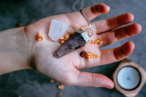 7 Ways That Wearing Health Jewellery Can Boost Your Health